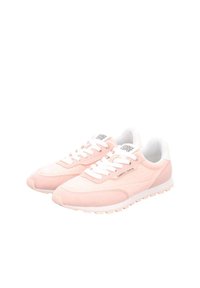 Scarpe sportive di colore rosa chiaro realizzate in tessuto morbido con lacci bianchi, punta arrotondata e suola testurizzata per aderenza; logo sulla linguetta.