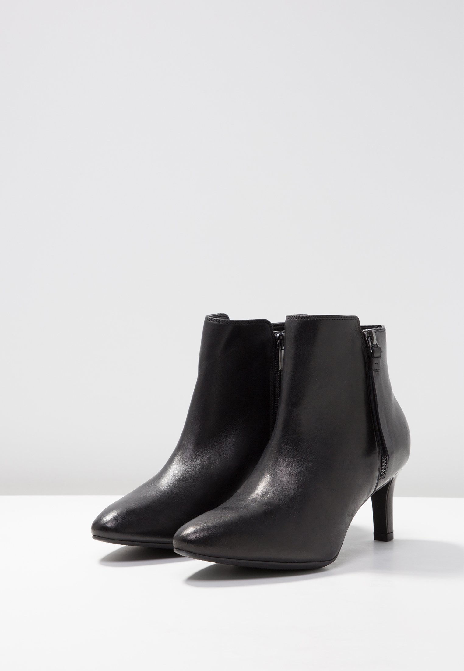 clarks calla blossom