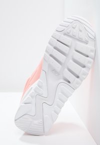 Nike Sportswear Sneakers - coral