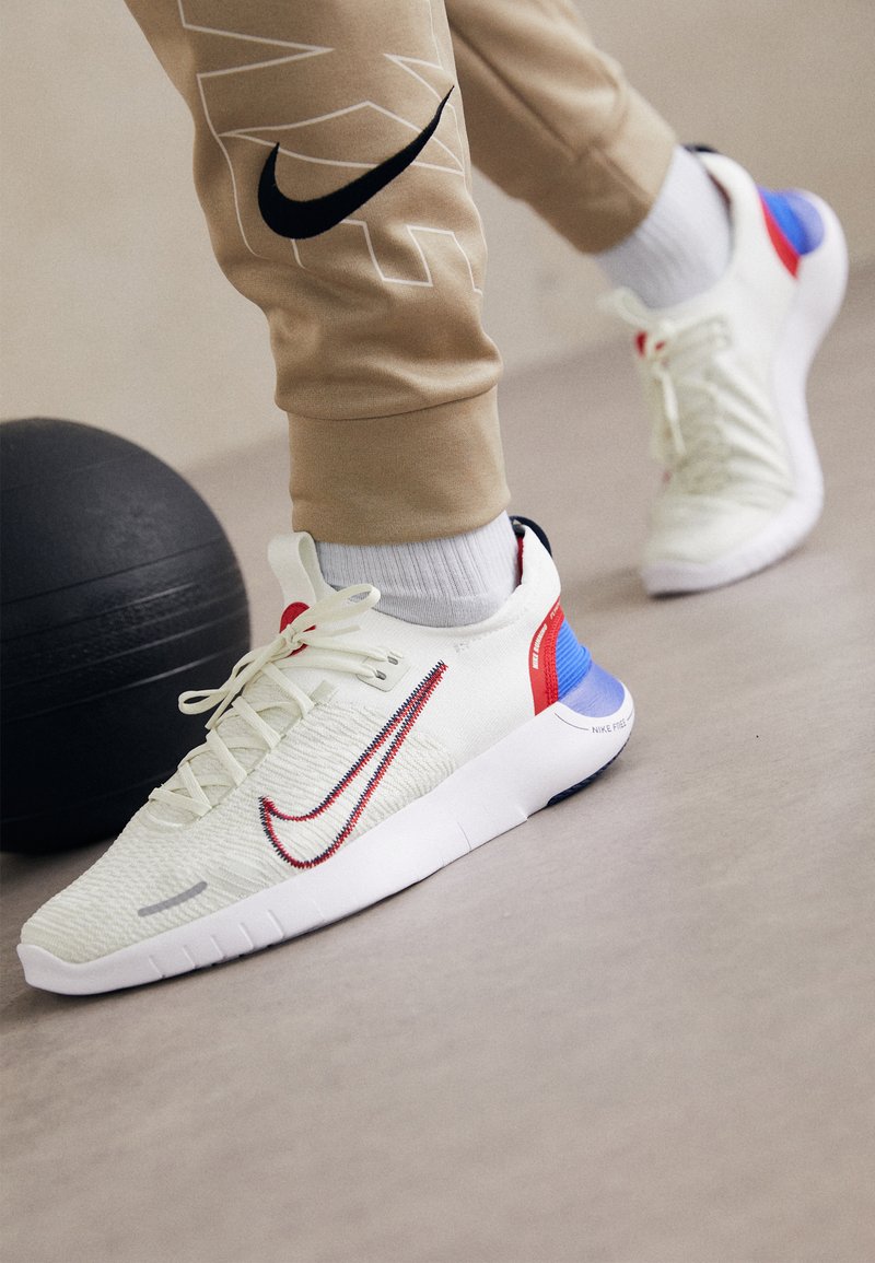 Free run white Clearance