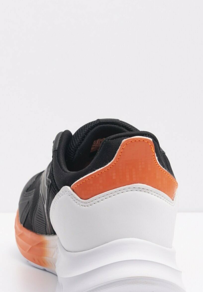 puma trojan trainers