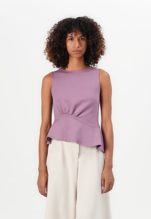 Haut sans manches violet avec un col rond et une taille froncée, doté d'un ourlet en peplum. Tissu doux avec une texture lisse.