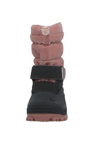 Bota impermeable negra con parte superior de cuero sintético acolchado rosa, correa ajustable y suela de goma texturizada con profundos surcos para un agarre óptimo.