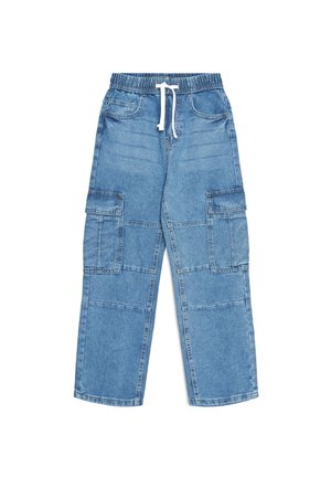 Pantaloni cargo in denim blu con vita elastica e coulisse bianca, dotati di tasche anteriori e laterali con patta e pannelli cuciti sulle ginocchia.