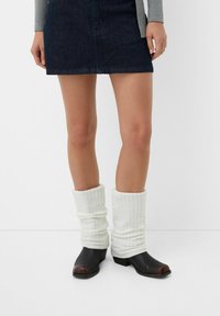 Bershka Nazuvci - white