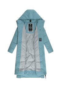 Lys blå, lang pufferjakke med hette og sølvfôr. Har glidelås, sidelommer, og et merke med pleieinstruksjoner.