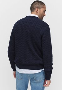 BONDELID DAVE CABLE CREW NECK - Trui - navy