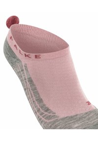 Rosa und graue Knöchelsocke mit geripptem Muster, nahtlosem Saum und einem dekorativen rosa Akzent an der Ferse. Gesticktes Logo nahe dem Saum.