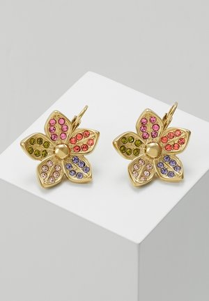 Boucles d'oreilles en forme de fleur dorée avec cinq pétales, chaque pétale décoré de pierres précieuses roses, rouges, vertes, violettes et rose clair.