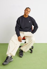 Thumbnail Image 3