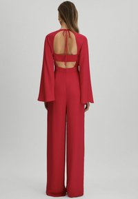 Reiss REGULAR FIT - TANIA CUT-OUT FLARED SLEEVE  - Jumpsuit - coral