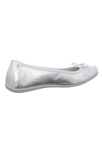 Ballerine argento con esterno in pelle liscia, punta rotonda, fiocco decorativo sulla parte anteriore e suola in gomma testurizzata.