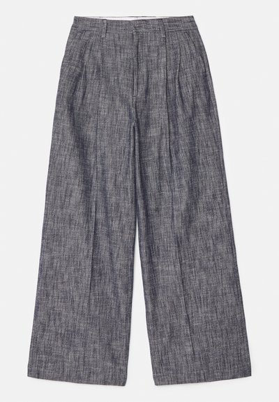 Filippa K DARCEY TEXTURED TROUSERS - Stoffhose - navy/white