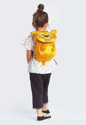 Affenzahn KLEINER FREUND KINDERGARTEN - School bag - gelb dunkel