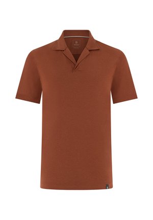 Polo homme à manches courtes couleur rouille avec col ouvert et petite étiquette de marque noire à l'ourlet.