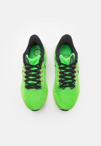 Nike Performance Obuwie do biegania treningowe