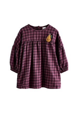 Robe pour enfants à manches longues à carreaux violets et noirs avec taille froncée et petit écusson poire souriante sur la poitrine gauche.