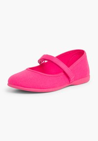 Bailarinas de lona rosas con punta redonda y una correa en el empeine. Material suave y suela de goma plana.