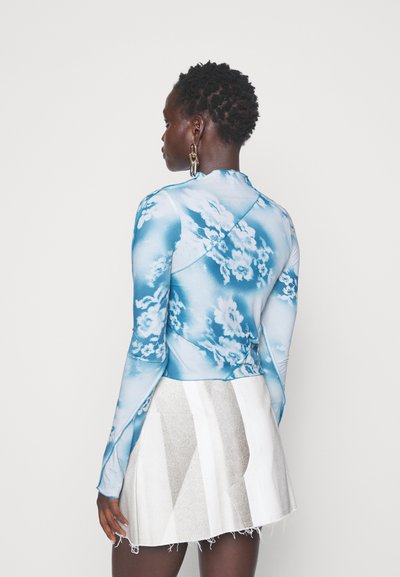 Ioannes BIAS - Longsleeve - sprayed blue