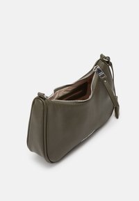 Steve Madden BVITAL SET - Taška s příčným popruhem - olive