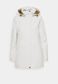 Veste blanche imperméable avec capuche, dotée d'une doublure intérieure dorée contrastante, de poches avant et d'une fermeture éclair avec boutons-pression.