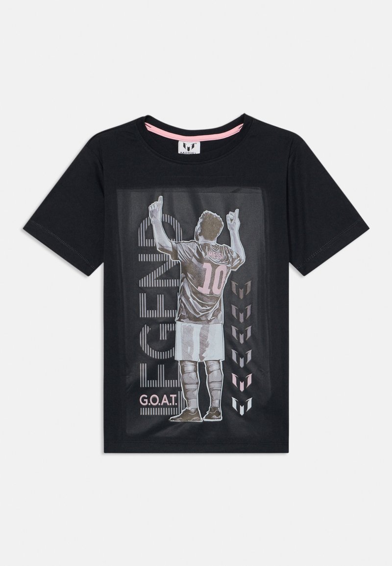 Melna kokvilnas T-kreklā attēlots spēlētājs ar paceltām rokām, numurs "10" un vārds "LEĢENDA" baltā un rozā tekstā.