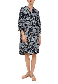 Navyblaues Kleid mit einem geometrischen weißen Muster, 3/4-Ärmeln und einer Knopfleiste vorne. Leichter Stoff mit lockerem Schnitt.
