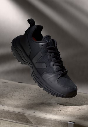 VENTURI II - Tenisky - full black