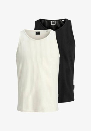 To ribbede tanktopper: en hvid, en sort. Hver har brede stropper og en rund halsudskæring. Struktureret stof er synligt på begge.