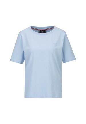 T-shirt bleu clair à manches courtes et col rond avec un logo brodé discret sur le côté gauche de la poitrine et une bordure intérieure rayée au niveau du col.