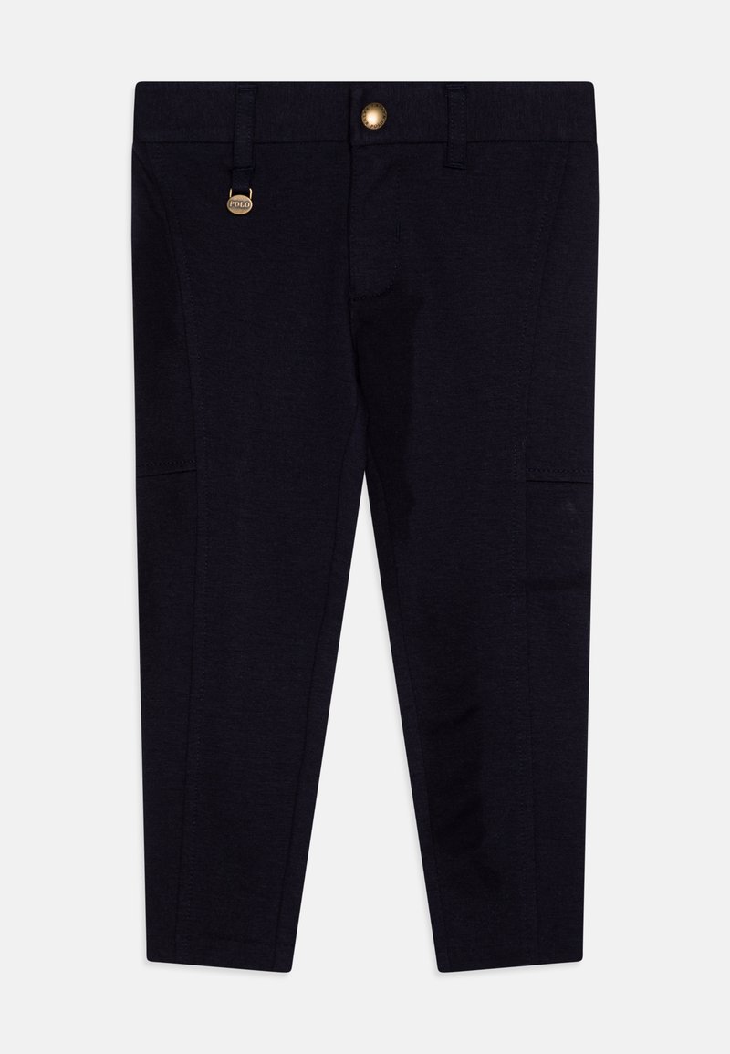 Temno modre hlače iz bombažne mešanice s ožjim krojem, ki imajo dve stranski žep, sprednje gumbno zapiranje in subtilno teksturo. Akcenti v zlatem tonu.