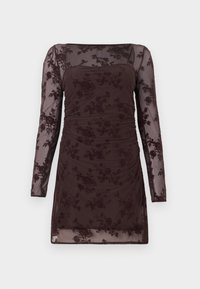 Bordeauxrotes Kleid mit kurzen Ärmeln, floraler Spitzenüberlagerung, geraffter Textur, quadratischem Ausschnitt und transparenten langen Ärmeln.