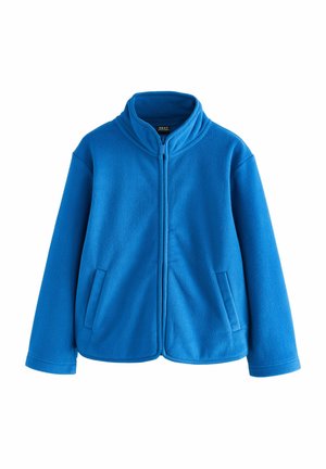 Blaue Fleecejacke mit hohem Kragen, durchgehendem Reißverschluss und zwei Seitentaschen. Der Stoff hat eine weiche, strukturierte Oberfläche.