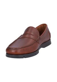 Mocasines de cuero marrón con un acabado liso, costuras en contraste y suela de goma. Presentan un diseño tipo zapato sin cordones con punta redondeada.