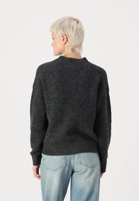 Pieces PCNEMESIO O-NECK - Pulover - dark grey