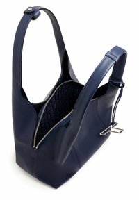 Borsa a tracolla in pelle blu navy con due manici, chiusura a zip e fodera interna a fantasia. Presenta un dettaglio in acciaio inox sul lato.