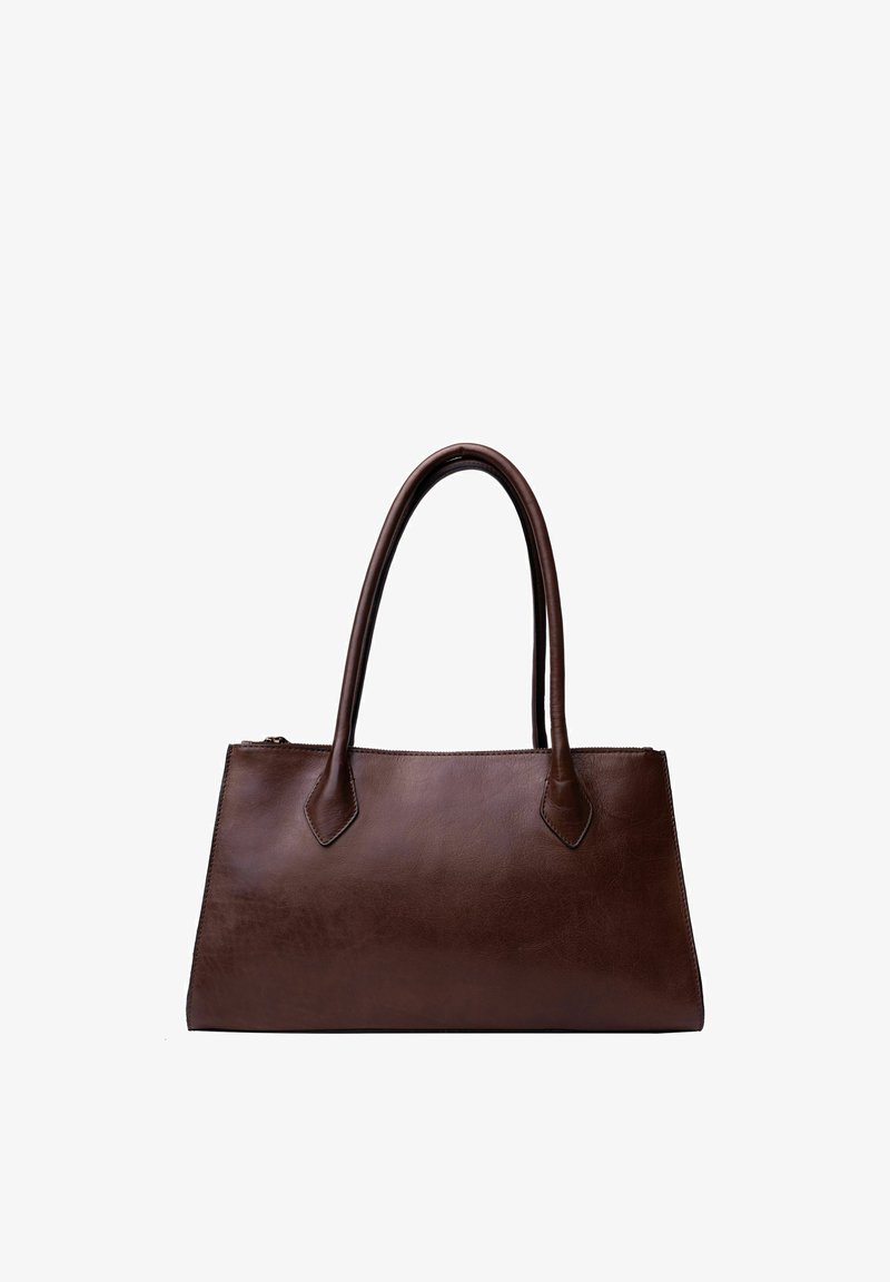 Sac à main en cuir marron foncé de forme rectangulaire avec deux longues anses, sur fond blanc.