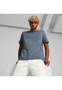Puma ESS ELEVATED - Camiseta estampada - grau