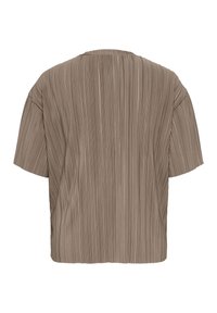 Τοπ σε χρώμα ταουπέ με κοντά μανίκια, λεπτά κατακόρυφα πλισέ και φαρδιά, κουτί σιλουέτα, εμφανιζόμενο από πίσω σε λευκό φόντο.