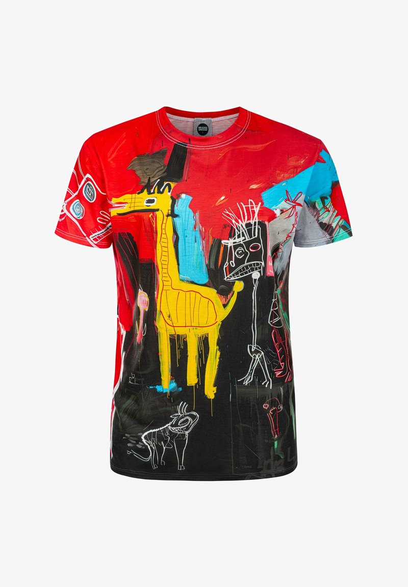 Trumpa rankovėmis raudona marškinė su abstrakčiais gyvūnų grafikos motyvais geltonoje, juodoje ir mėlynoje spalvose, apvaliu iškirpimu ir spalvingais dažų primenančiais raštais.