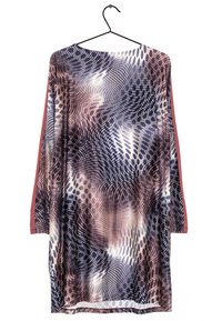 Robe à manches longues avec motif en peau de serpent dans des tons de bleu marine foncé, beige et rose. Tissu lisse avec encolure ronde et coupe ample.
