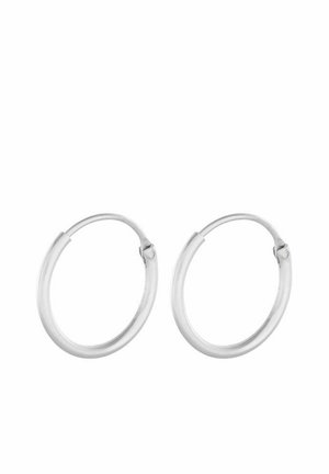 Einfache silberne Creolen mit glatter, polierter Oberfläche und Klappverschluss, dargestellt vor einem weißen Hintergrund.