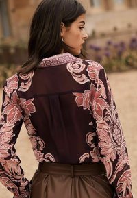 Lipsy REGULAR FIT - Paitapusero - purple