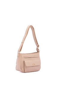 Beige Leder-Schultertasche mit einem verstellbaren Tragegurt. Verfügt über eine Fronttasche und goldfarbene Beschläge, detaillierte Nähte und eine strukturierte Form.