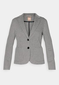 Blazer gris à motif chevrons pour femme, avec deux boutons noirs, revers crantés et taille cintrée, étiqueté BOSS.
