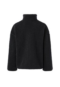 Zwarte fleece pullover met een hoge kraag, oversized pasvorm, brede mouwen en een zachte textuur; heeft geen zichtbare hardware of versieringen.