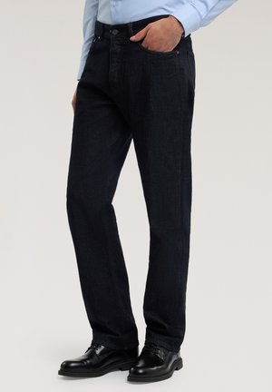 - Jeansy Relaxed Fit