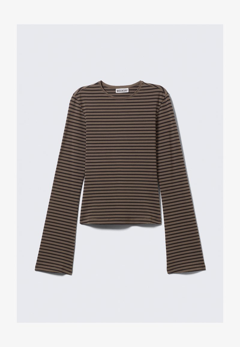 Haut à manches longues rayé marron et noir avec un col rond, fabriqué dans un tissu doux et extensible ; ourlet court et design ajusté.
