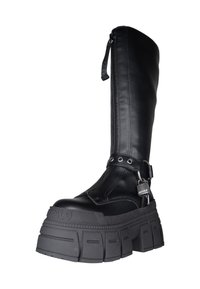 Μαύρη δερμάτινη μπότες μέχρι το γόνατο με χοντρό πάτο, φερμουάρ στο πλάι, διακοσμητικά μεταλλικά στοιχεία και υφασμάτινη επιφάνεια.