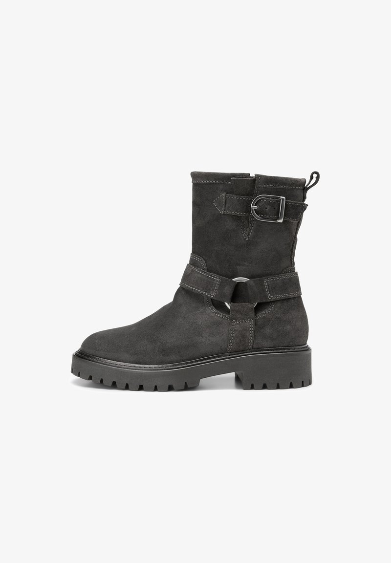 Must musta ankle saapad, millel on ootamatult robustne kummitald, varre küljes on nööri detail ja tekstureeritud viimistlus. Lühike kõrgus ja ümar varvas.